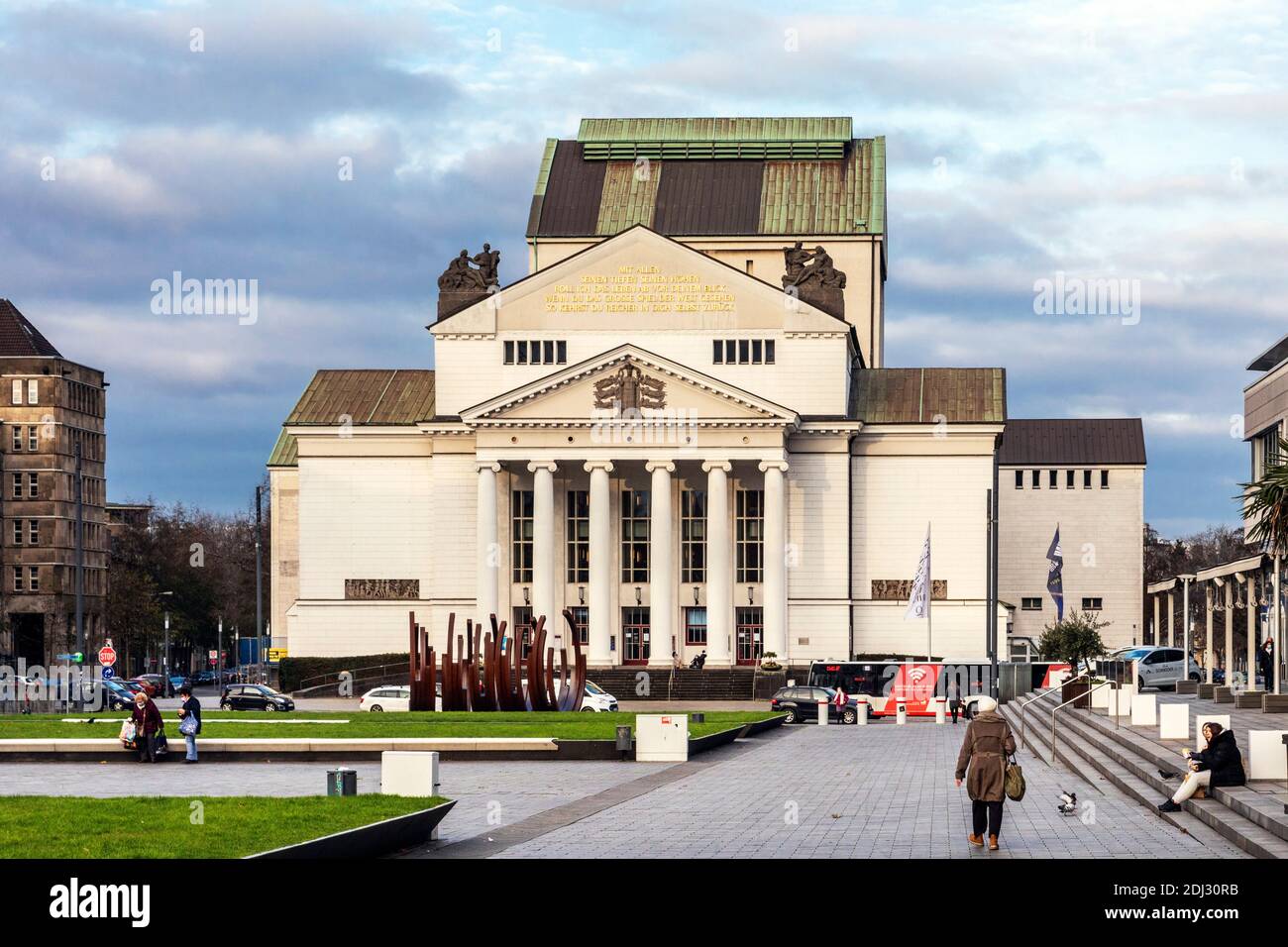The opera house of the Deutsche Oper am Rhein - DOM Stock Photo - Alamy
