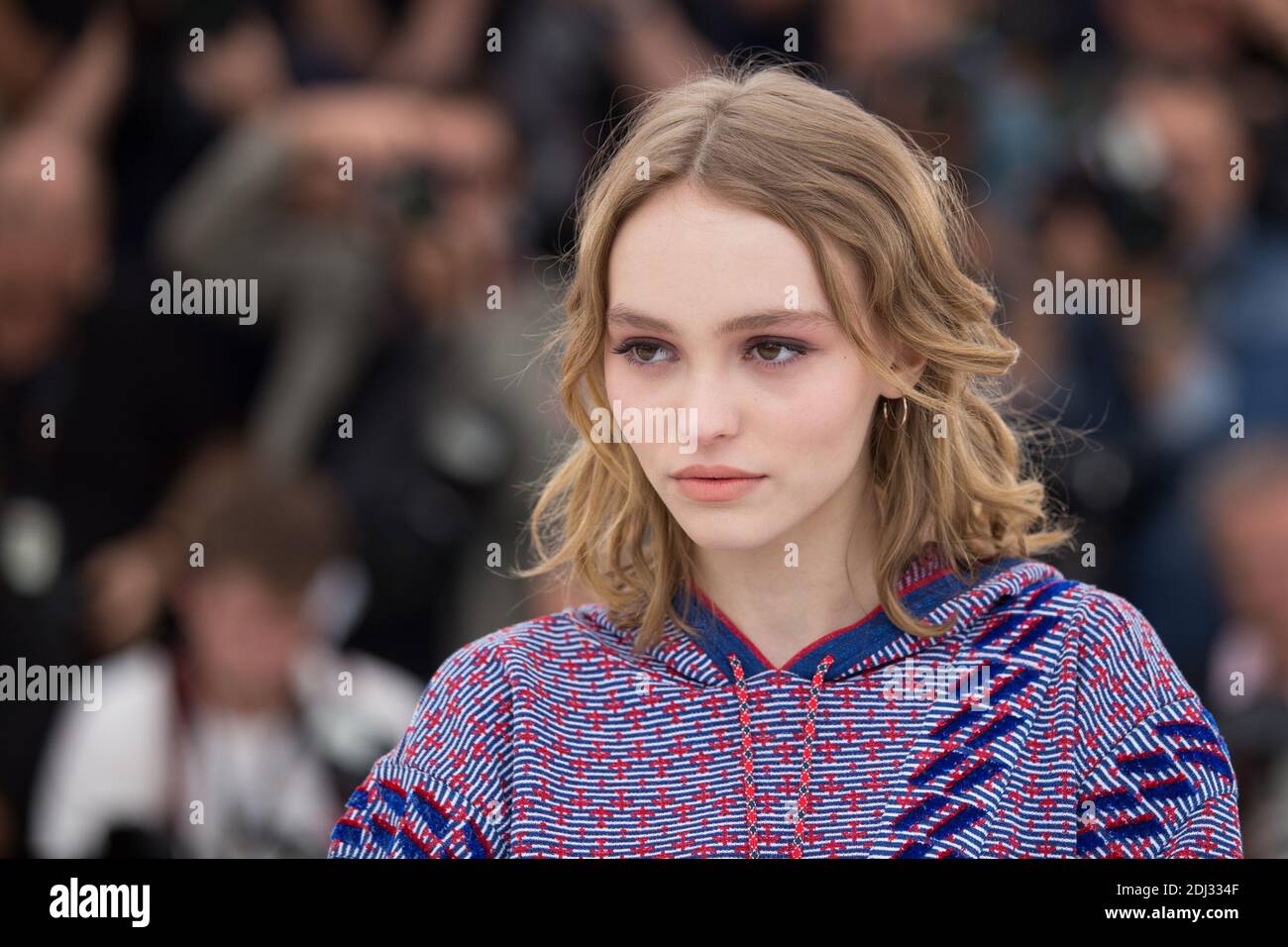 LILY-ROSE DEPP - CANNES 2016 - PHOTOCALL DU FILM 'LA DANSEUSE' Photo by ...