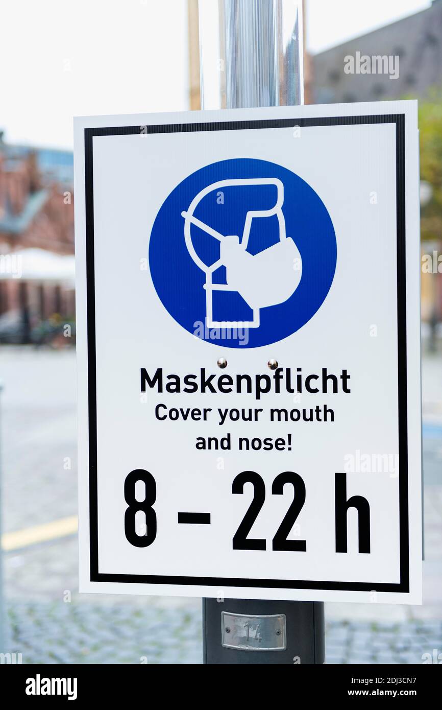 Notice sign 'Maskenpflicht', Frankfurt am Main, Hesse, Germany Stock Photo