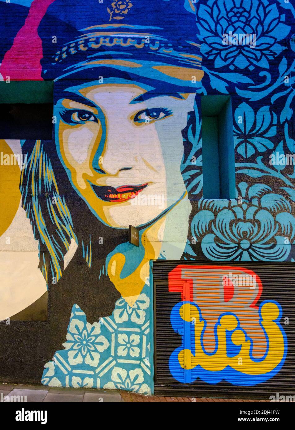 Shepard fairey london hi-res stock photography and images Shepard fairey london hi-res stock photography and images