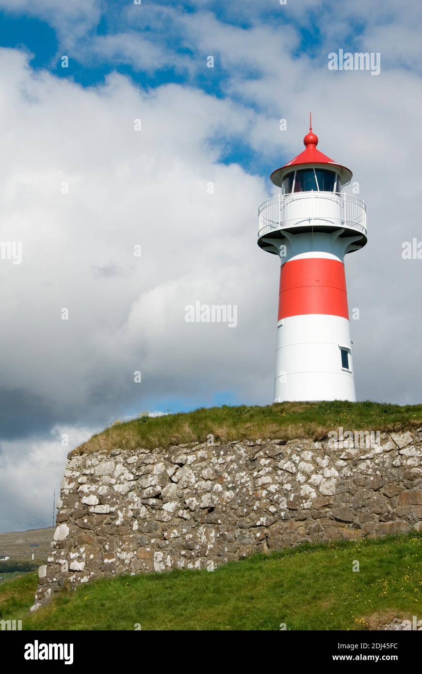 Daenemark, Faeroeer, FaroeerInseln, Insel Streymoy, Thorshaven, Leuchtturm, Festung Skansin Stock Photo