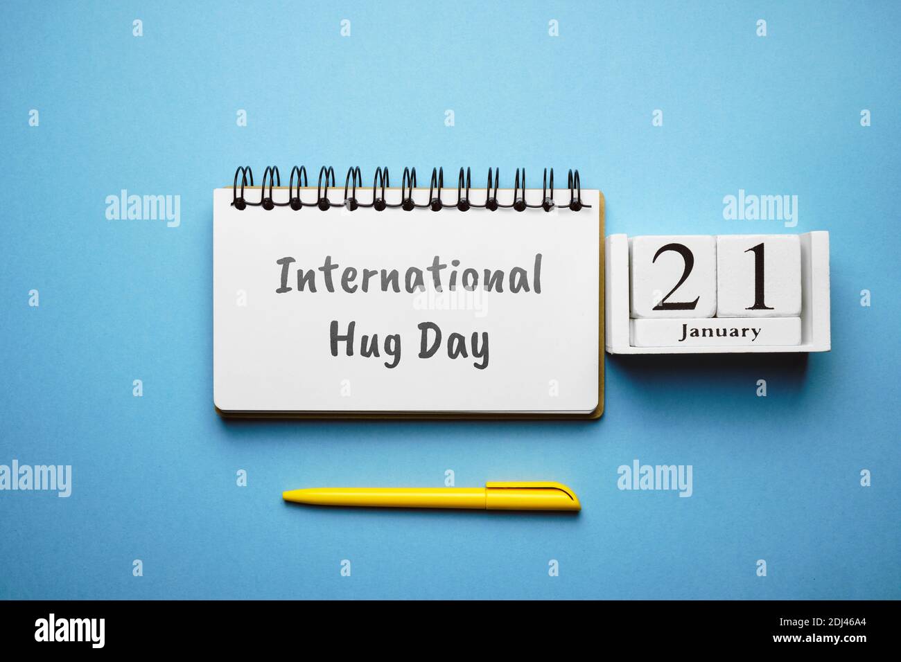 Hug Calendar International Hug Day of winter month calendar january Stock Photo - Alamy