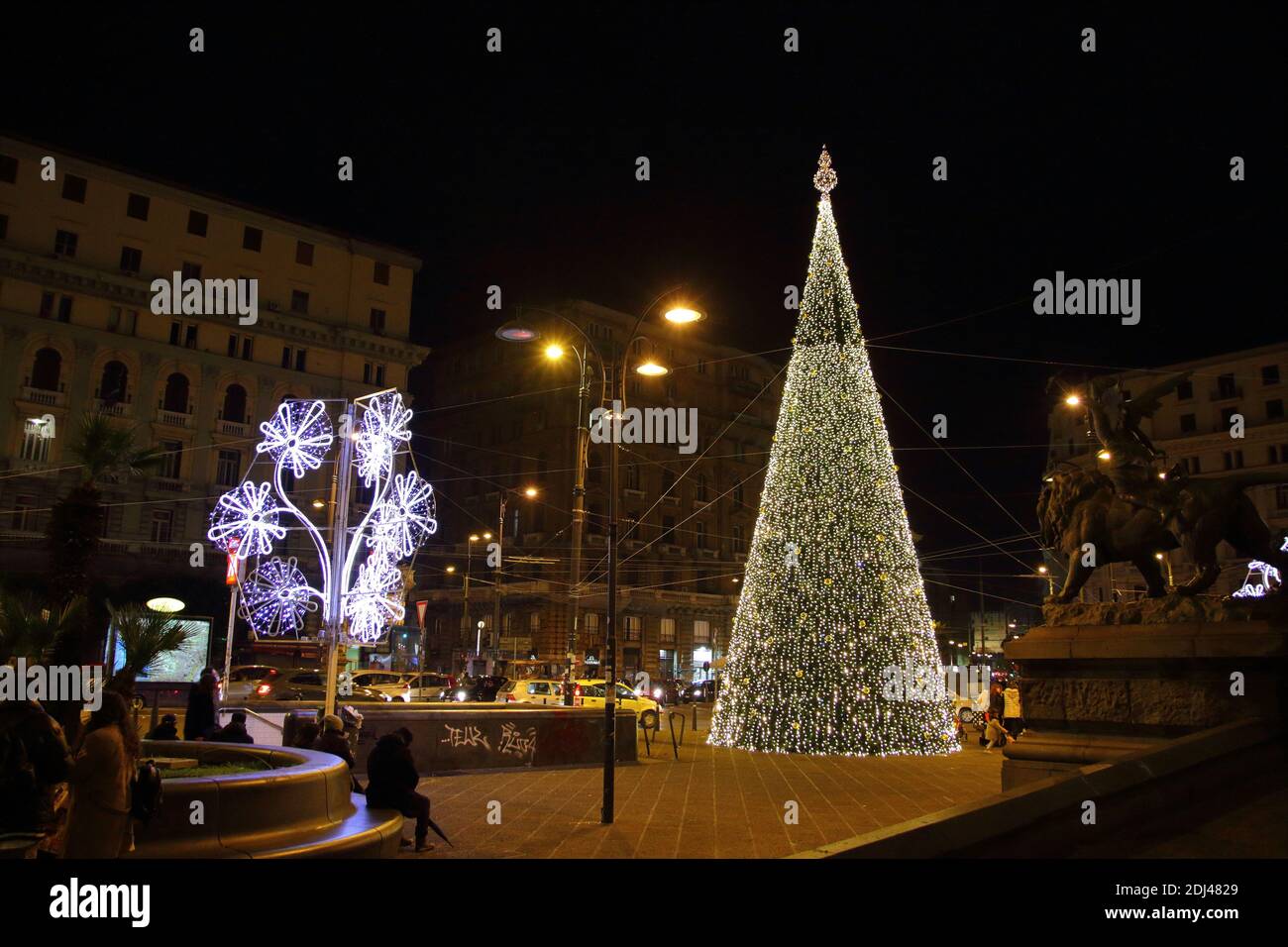 Naples Christmas Cheer 2022 Napoli, Italy. 12Th Dec, 2020. In Piazza Bovio In Front Of The Headquarters  Of The Chamber Of Commerce A Very High Tree With Many Other Decorations  Cheer The Walk And The Rest