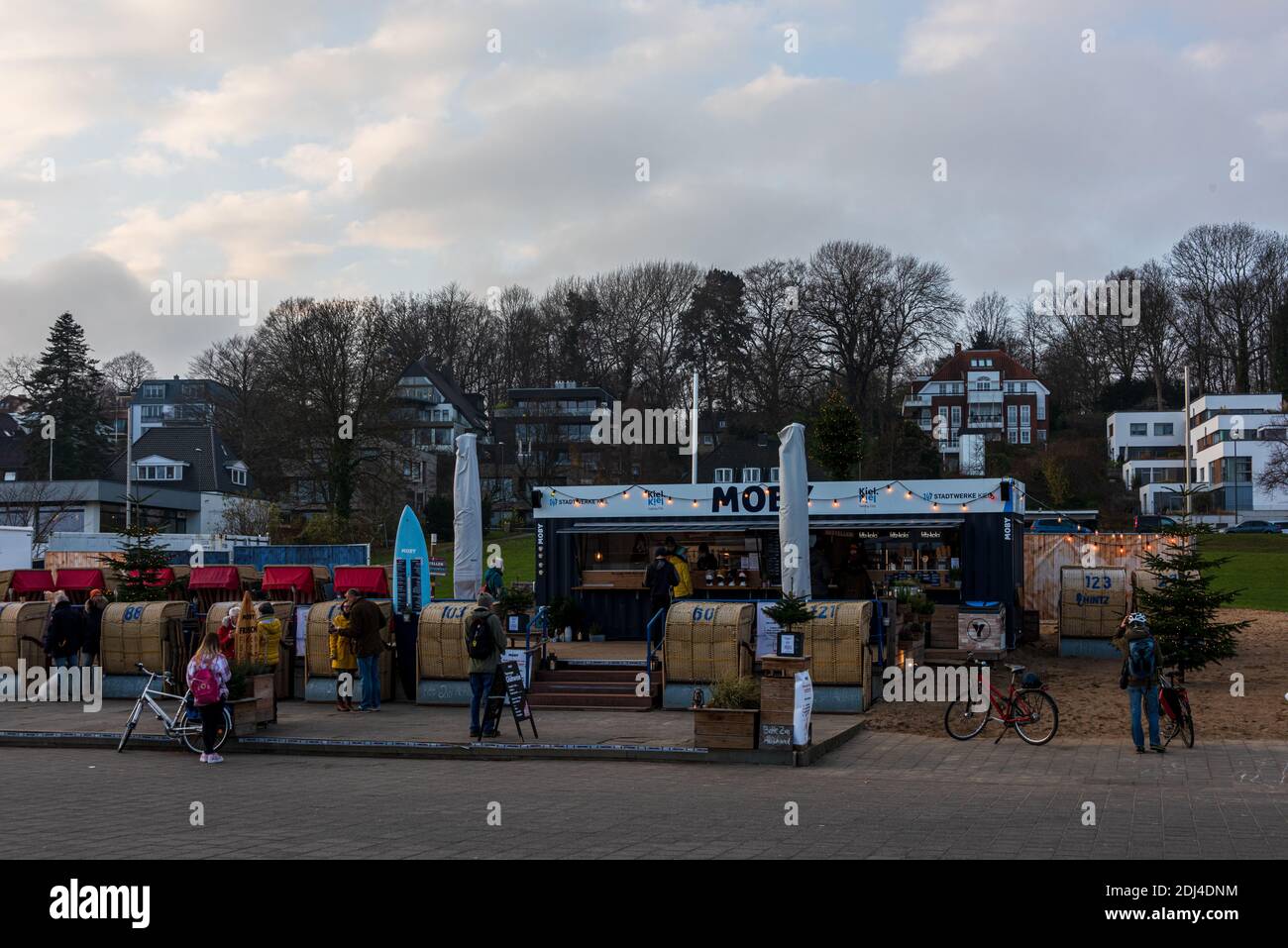 In Kiel wegen Corona-Pandemie zur Adventszeit im Jahre 2020 Lichterschmuck und Weihnachtsmarkt-light Stock Photo