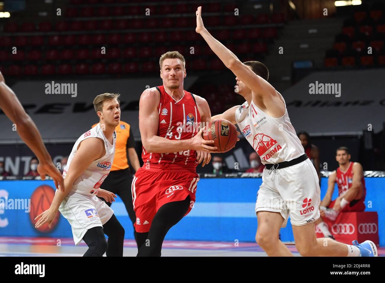 Munich, Deutschland. 13th Dec, 2020. L.RADOSEVIC (FCB), action, duels  versus Jr D.JAMES (Giessen). Basketball 1.Bundesliga, FC Bayern Munich  Basketball - Giessen 46ers on December 13th, 2020, AUDIDOM E. | usage  worldwide Credit: