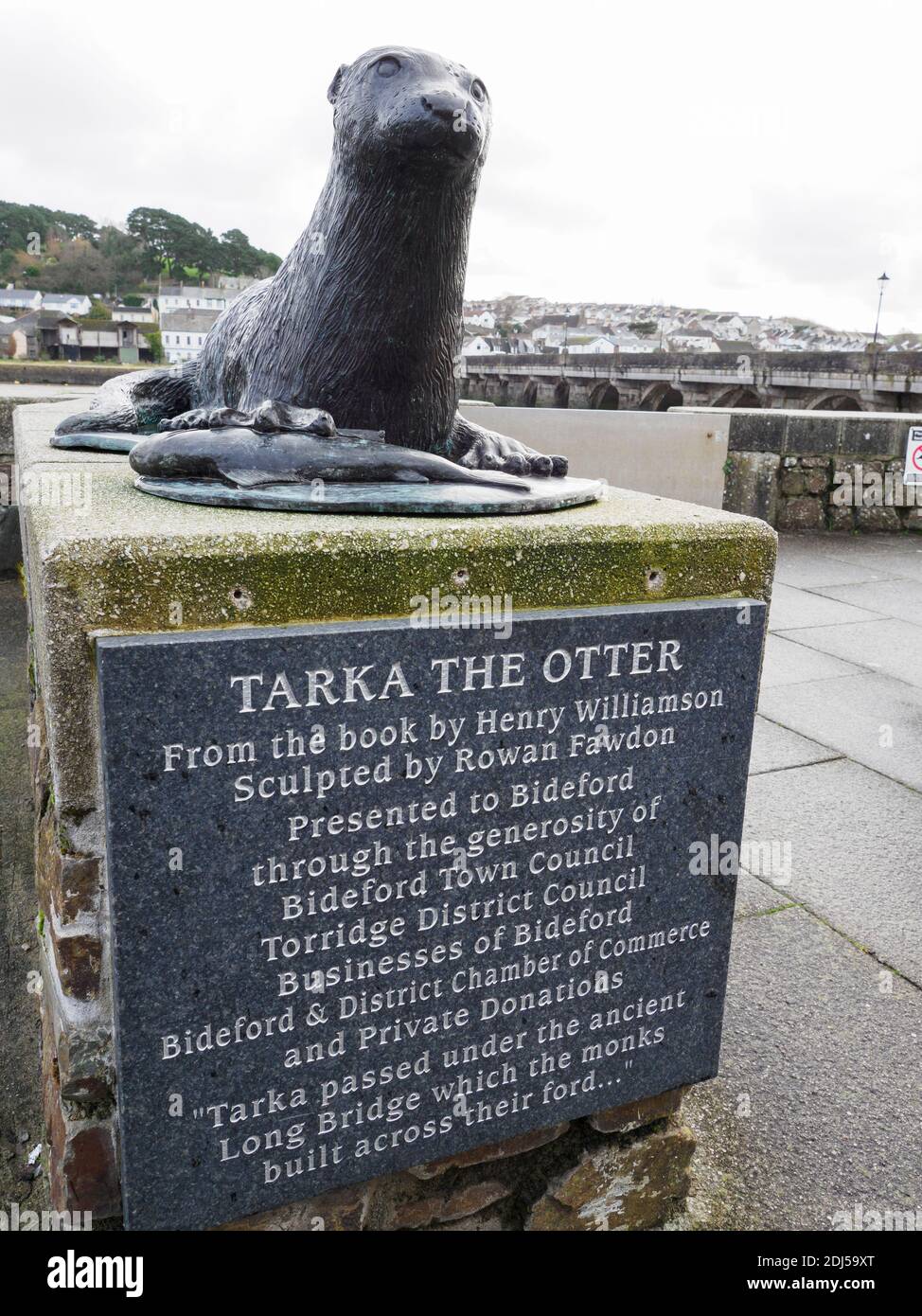 Tarka the otter hi-res stock photography and images - Alamy
