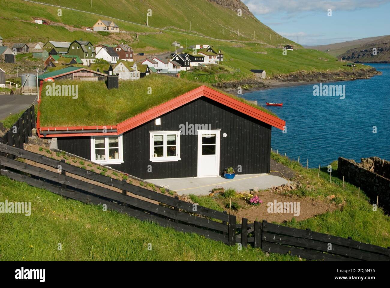 Daenemark, Faeroeer, Faroeer Inseln, Insel Inseln, Vagar,  Blick auf Bour, Fjord Sorvagsfjordur, Stock Photo