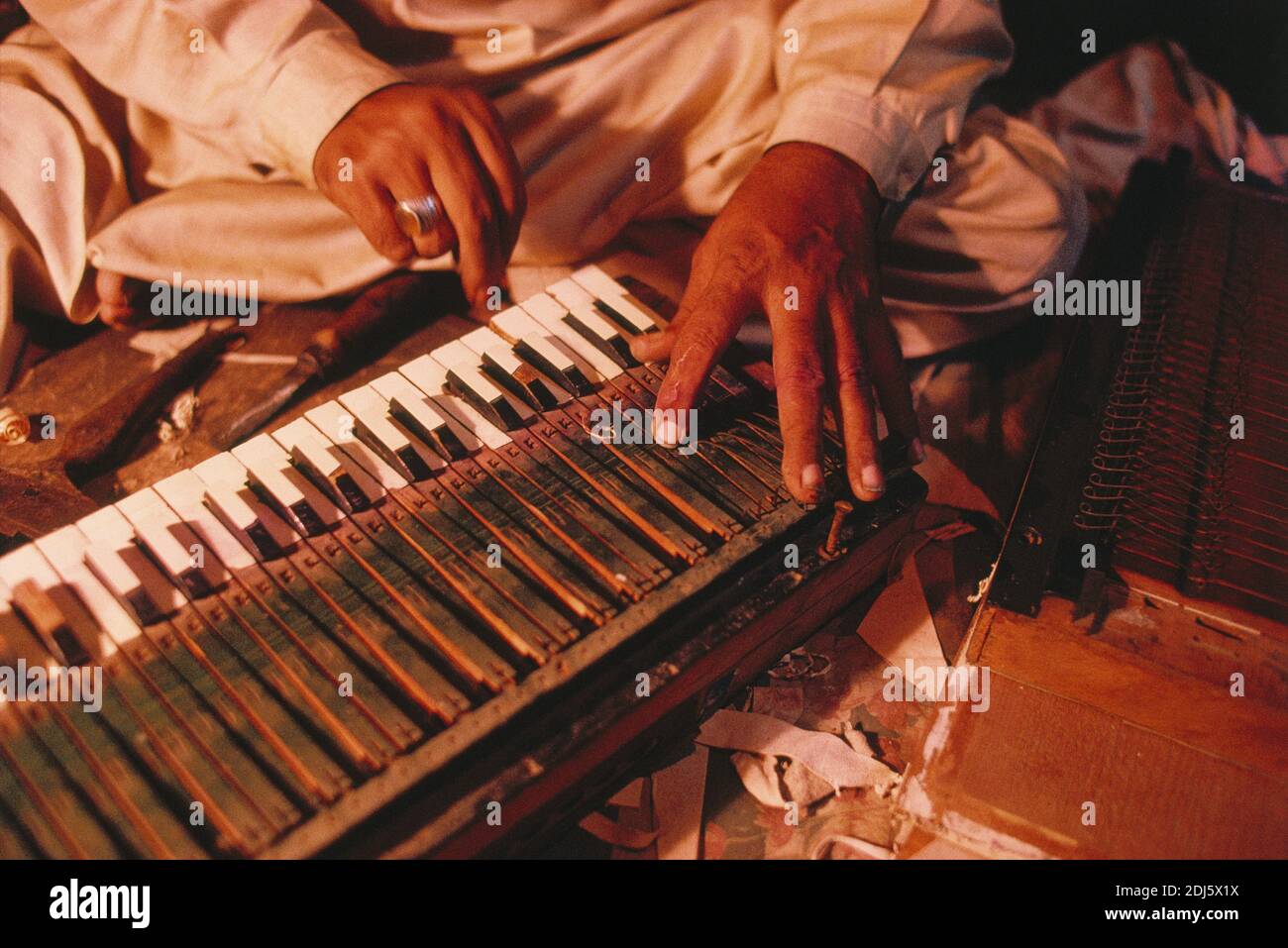 Sufi Music in the Indus Valley ,Karachi ,Qawwali Gali , Saddar Town