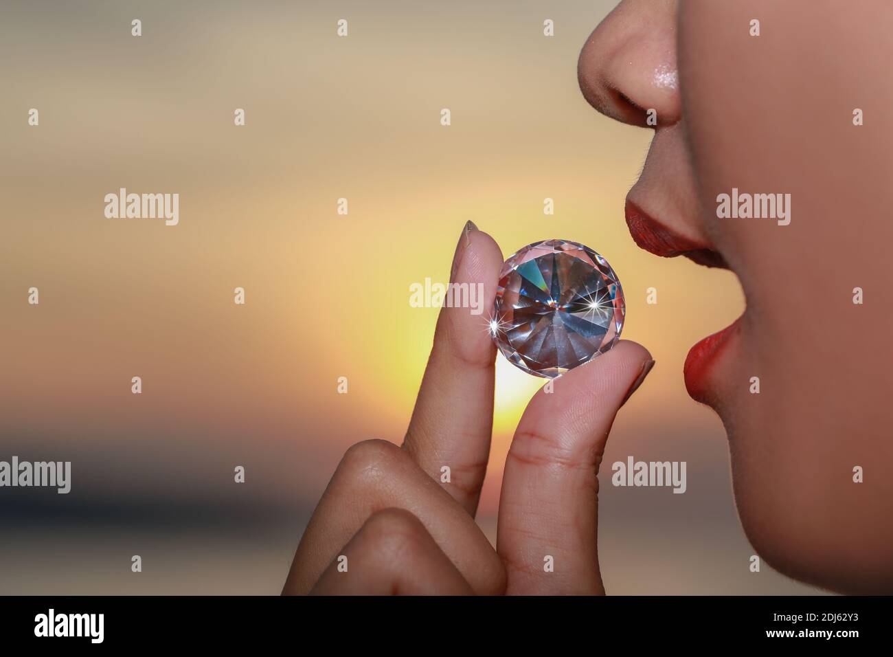 Hand holding amethyst hi-res stock photography and images - Alamy