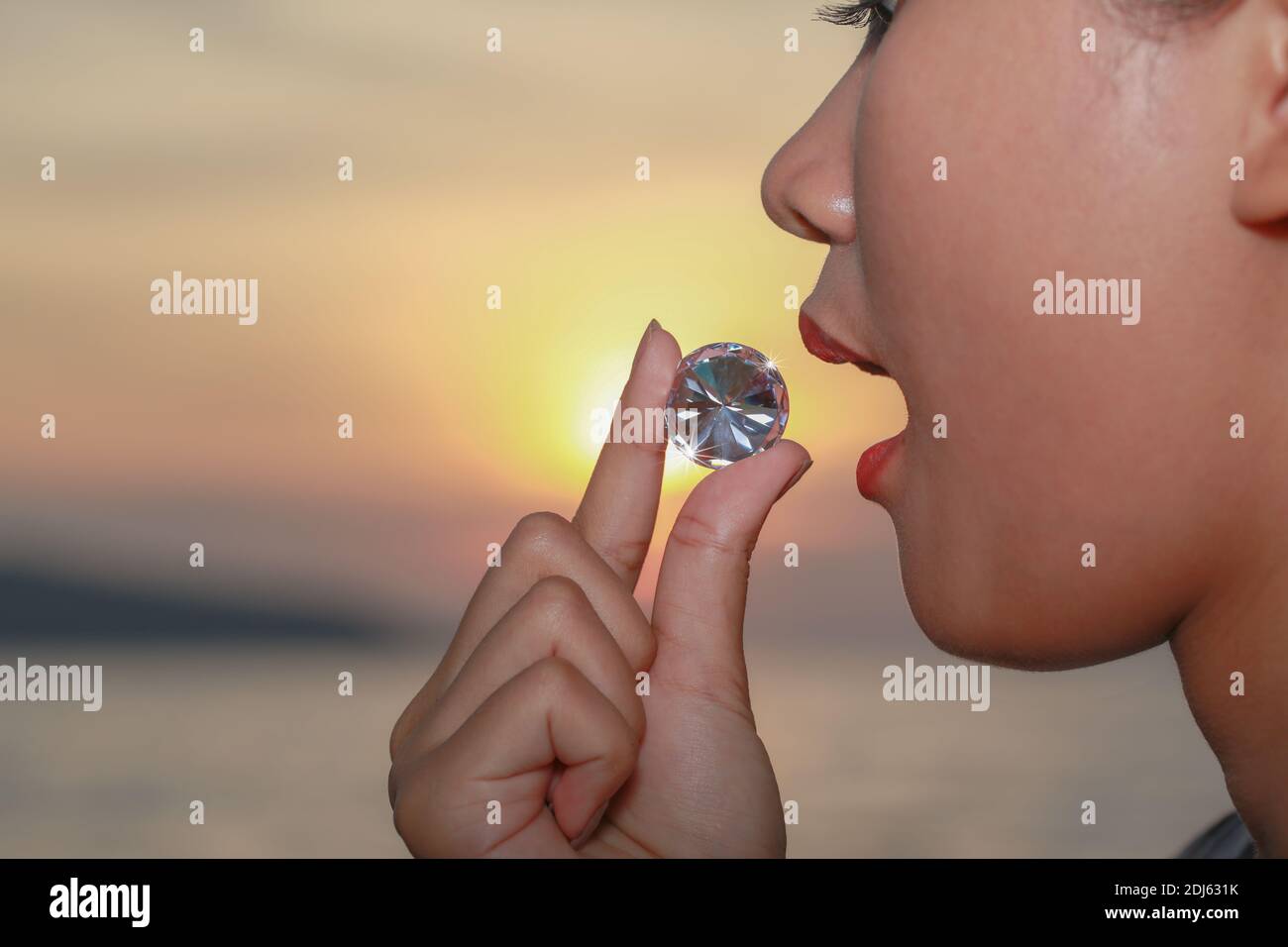 Hand holding amethyst hi-res stock photography and images - Alamy