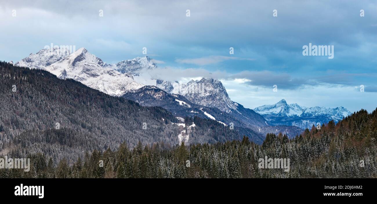 Panorama mountain mountains hi-res stock photography and images - Alamy