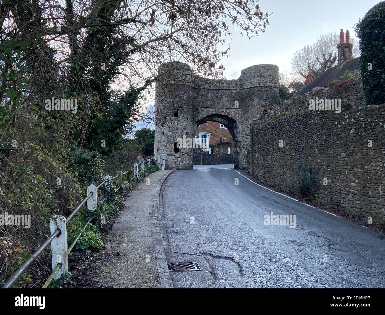 Town walls entrance rye sussex hi-res stock photography and images - Alamy