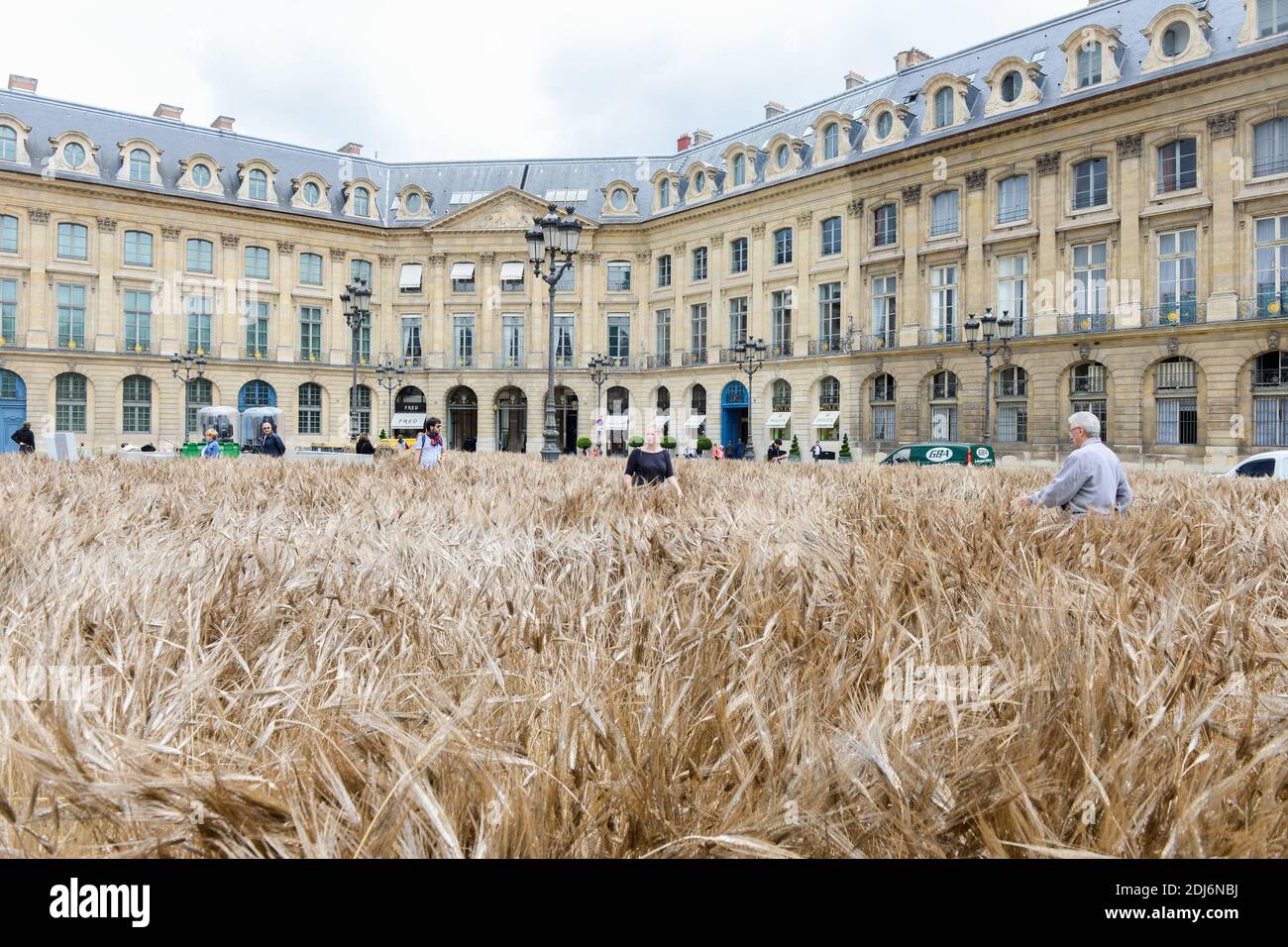 Gabrielle chanel ritz hotel hi-res stock photography and images - Alamy