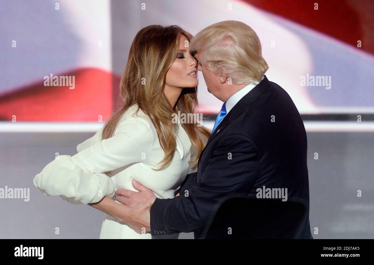 Melania knauss donald trump 2016 hi-res stock photography and images ...