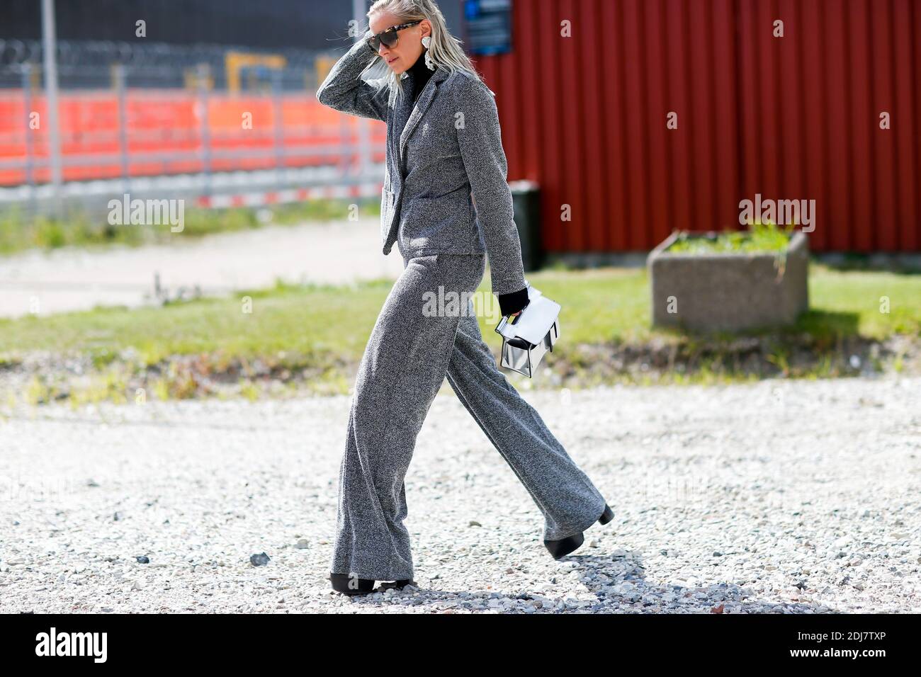 Tailleur pantalon hi-res stock photography and images - Page 6 - Alamy