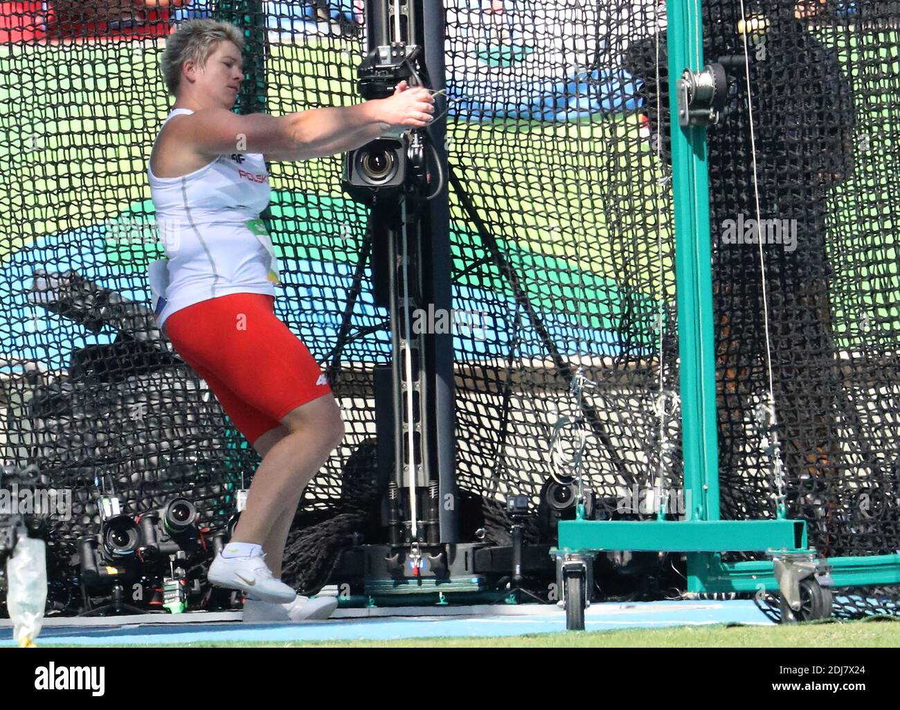 Poland's Anita Wlodarczyk wins gold in the women's hammer throw final
