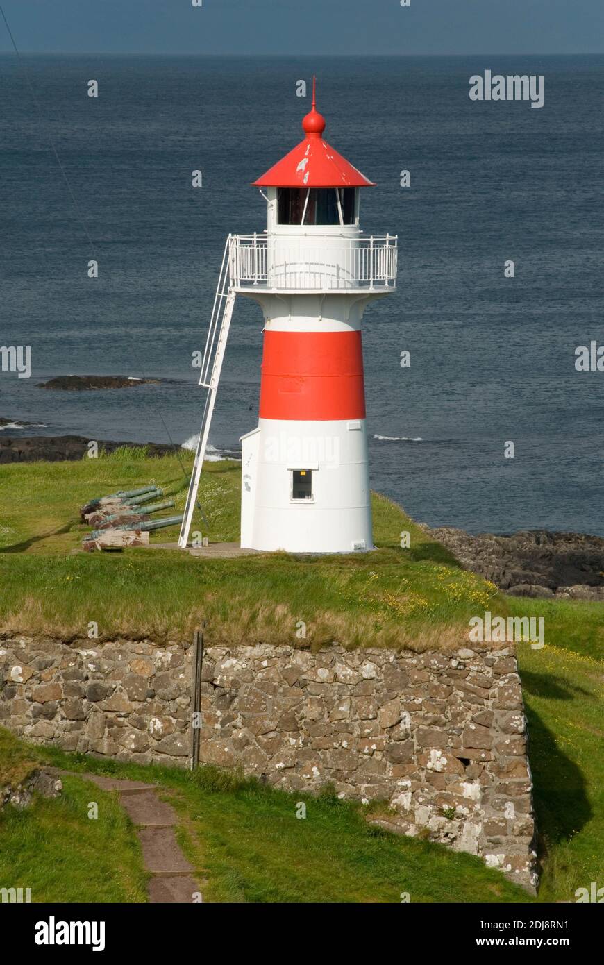 Daenemark, Faeroeer,Inseln, Insel Streymoy, Thorshaven, Leuchtturm, TÛrshavn, Leuchtturm, Festung Skansin Stock Photo