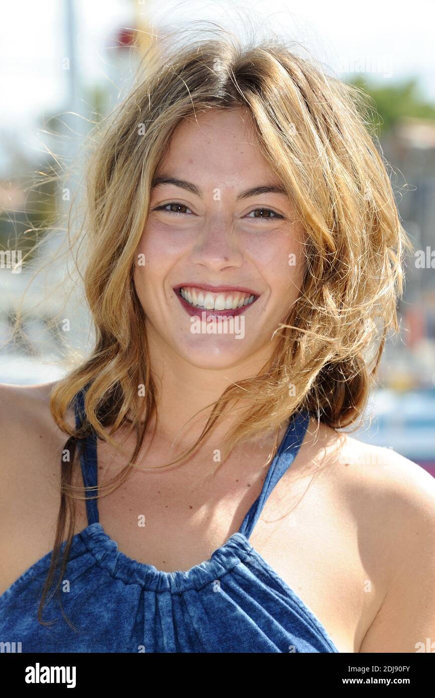 Constance Labbe assiste au photocall du film 'Ma Pire Angoisse' lords ...