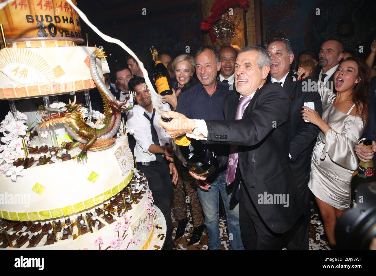 Tarja Visan Gerard Guez Jose Munoz Et Carlos Matta Assiste A La Soiree Du e Anniversaire