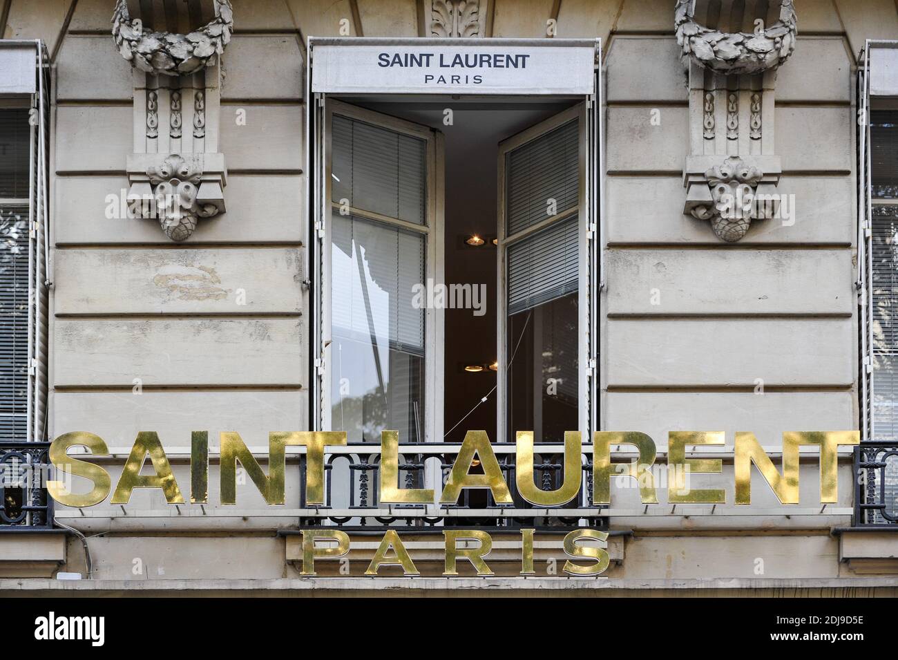 Saint Laurent, High-Couture house on Avenue George V in Paris, France on September 26, 2016. Photo by Bastien Guerche/ABACAPRESS.COM Stock Photo