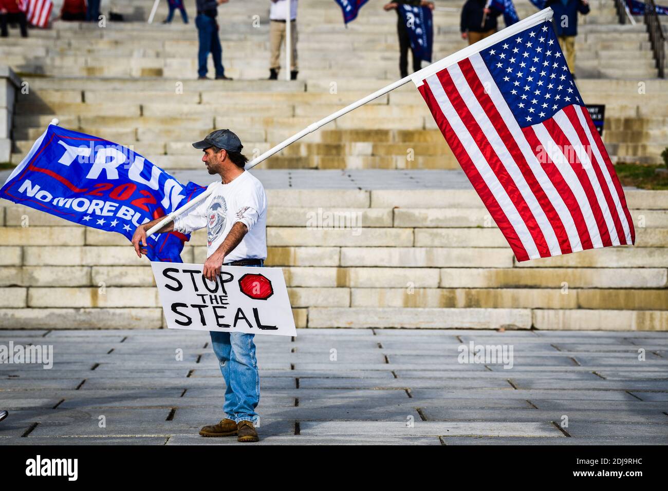 Pro-Trump demonstrators AFTER THE US 2020 PRESIDENTIAL ELECTION in front of the Vermont State House, Montpelier, VT, USA. Stock Photo