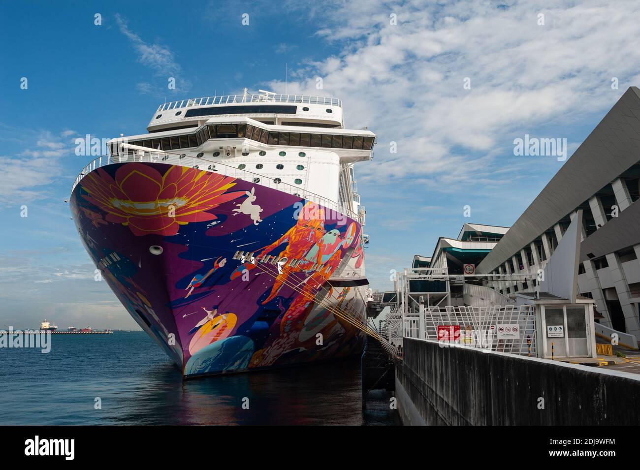 Marina Bay Cruise Centre High Resolution Stock Photography And Images Alamy