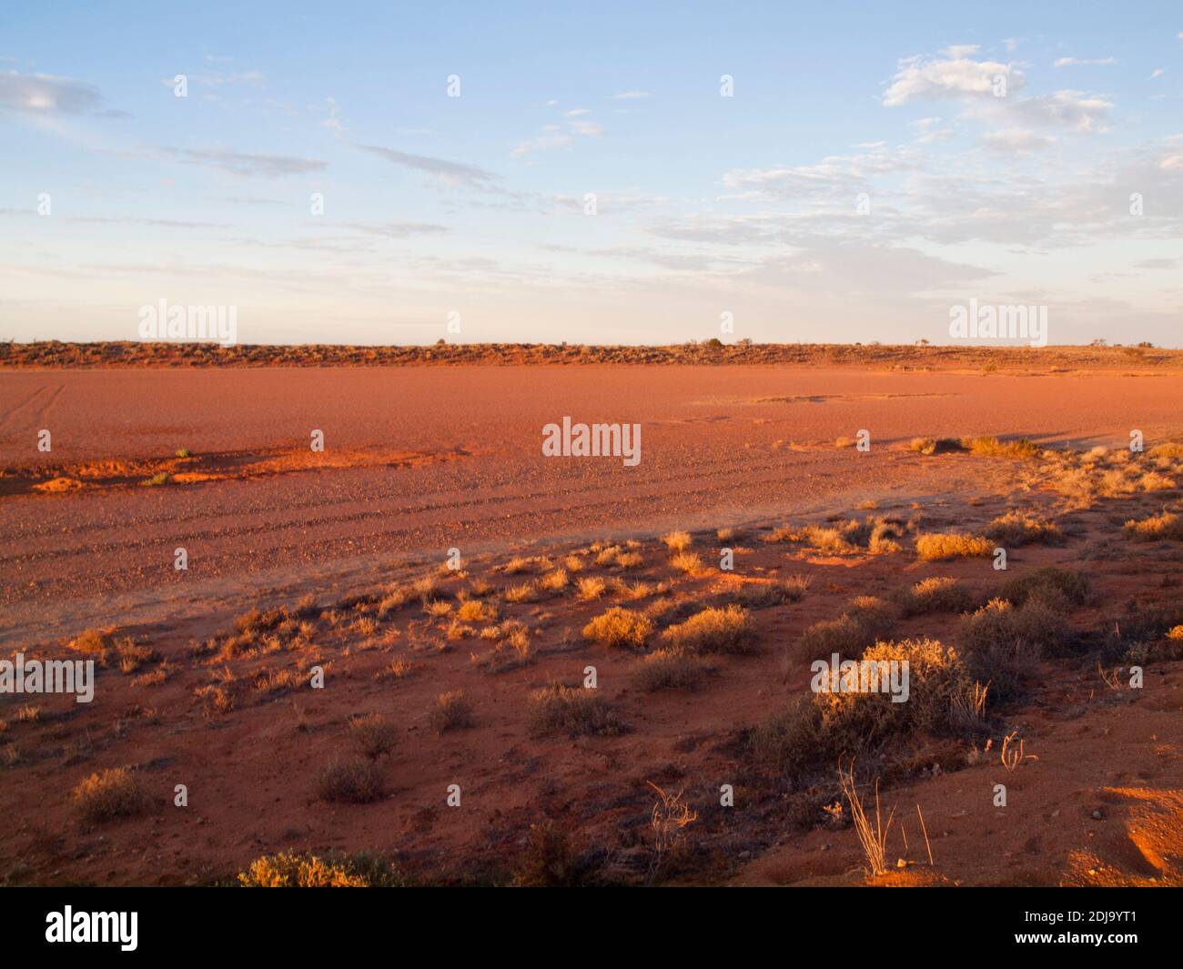 Dry claypan along the William Creek - Coober Pedy road, South Australia Stock Photo