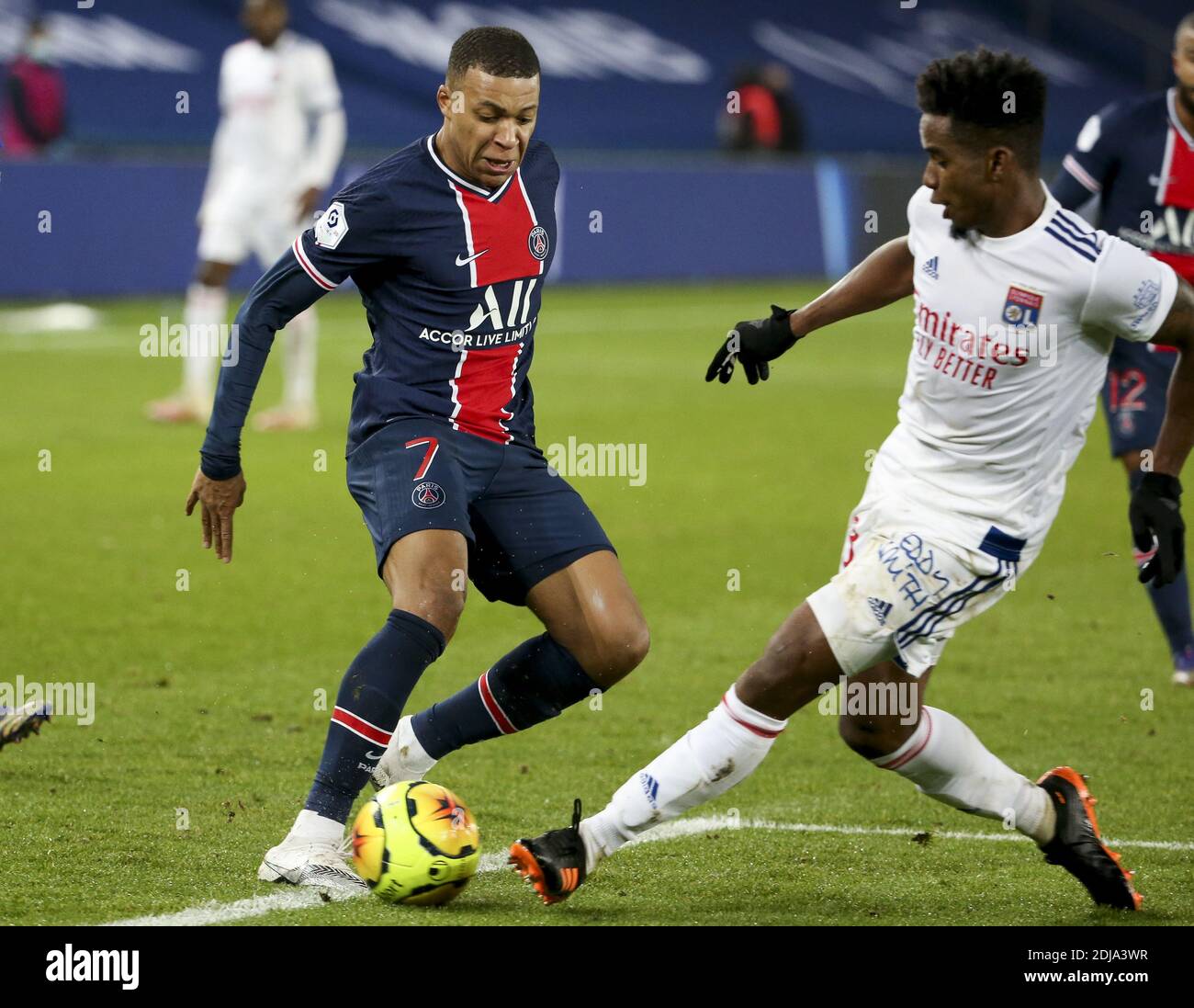 Kylian Mbappe of PSG, Thiago Mendes of Lyon during the French championship Ligue 1 football match between Paris Saint-Germain (P / LM Stock Photo