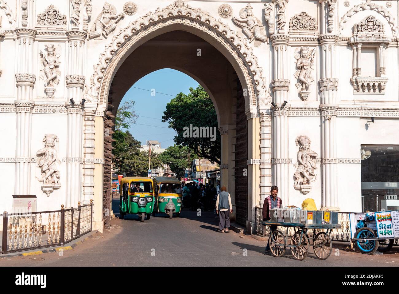 Khambhaliya gate hires stock photography and images Alamy