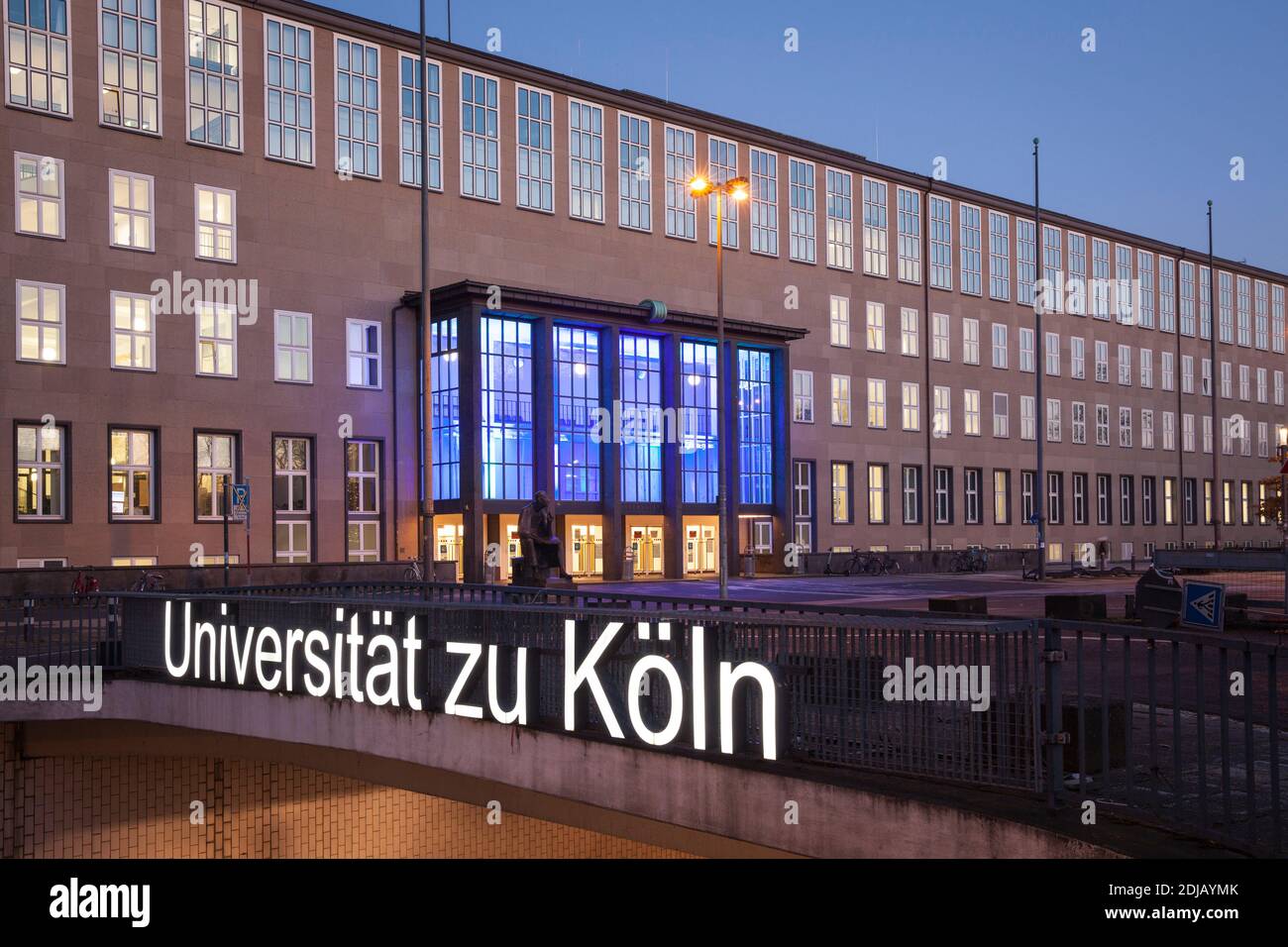 main building of the University of Cologne at the Albertus-Magnus square in the district Lindenthal, Cologne, Germany.  Hauptgebaeude der Universitaet Stock Photo