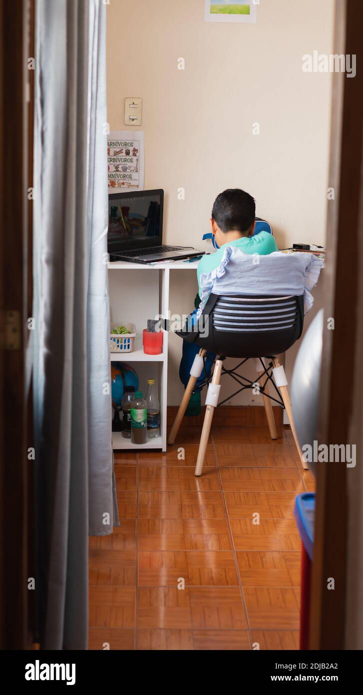 Study Vertical Vertical video home study desk hi-res stock photography and images - Alamy