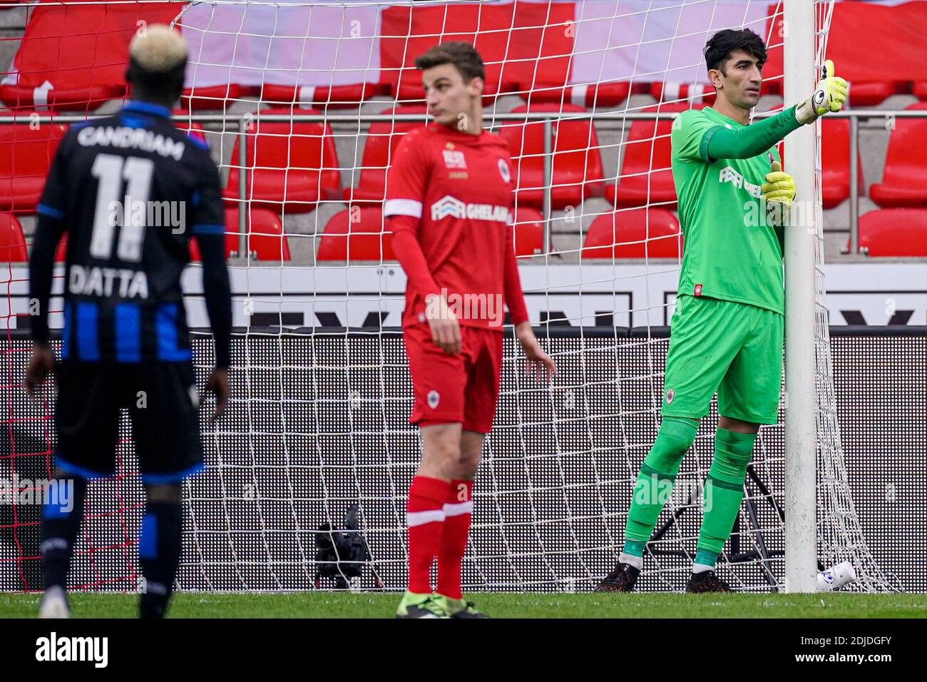 Antwerp Belgium December 13 Alireza Beiranvand Of Royal Antwerp Fc During The Pro League Match Between Royal Antwerp Fc And Club Brugge At Bosuil Stock Photo Alamy