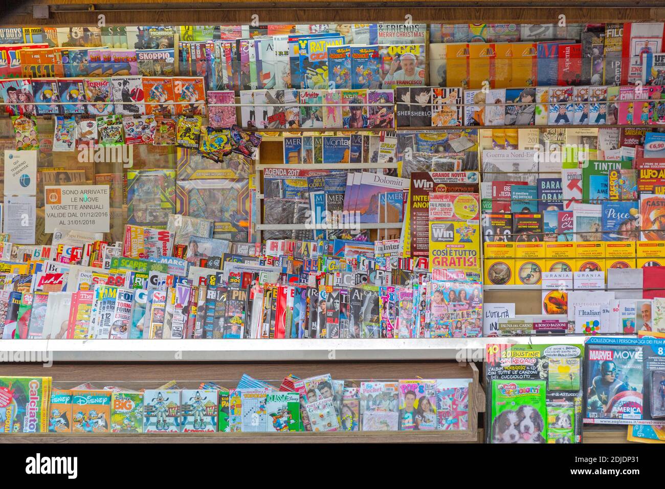 italian magazines and newspapers