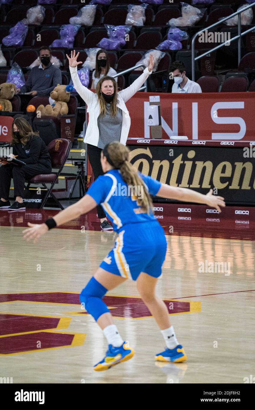 Ucla vs usc hires stock photography and images Alamy