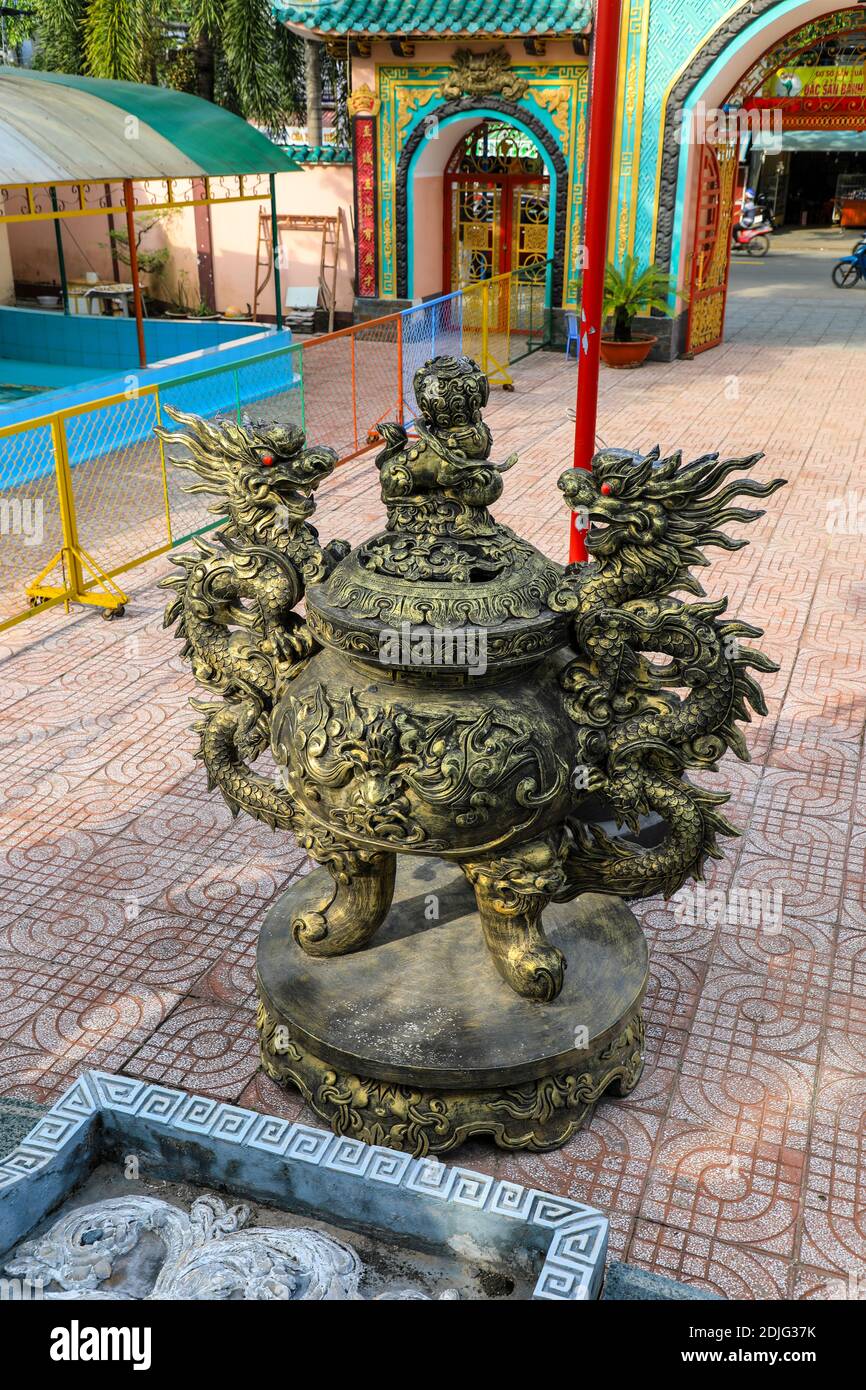 Buddhist urn hi-res stock photography and images - Alamy