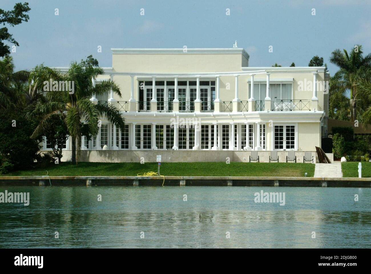 Exclusive!! This is the $15m Miami 7bed 8.5 bath residence that Beyonce  Knowles and Jay-Z toured recently. The couple are currently looking for a  home together in Miami. 1/26/06 Stock Photo - Alamy