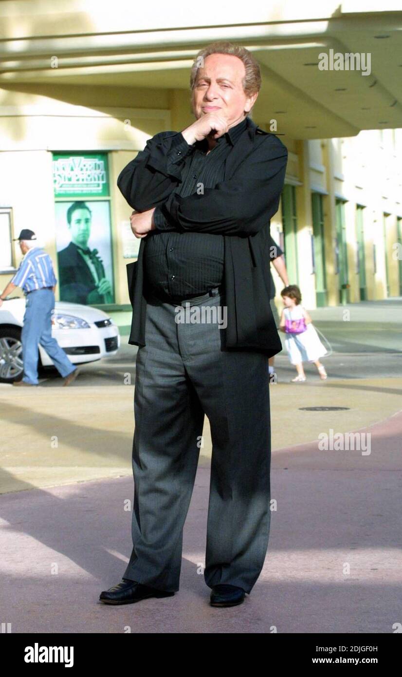 Exclusive!! Comedian Jackie Mason poses outside Miami Beaches famous Lincoln Theater, 1/24/06 Stock Photo