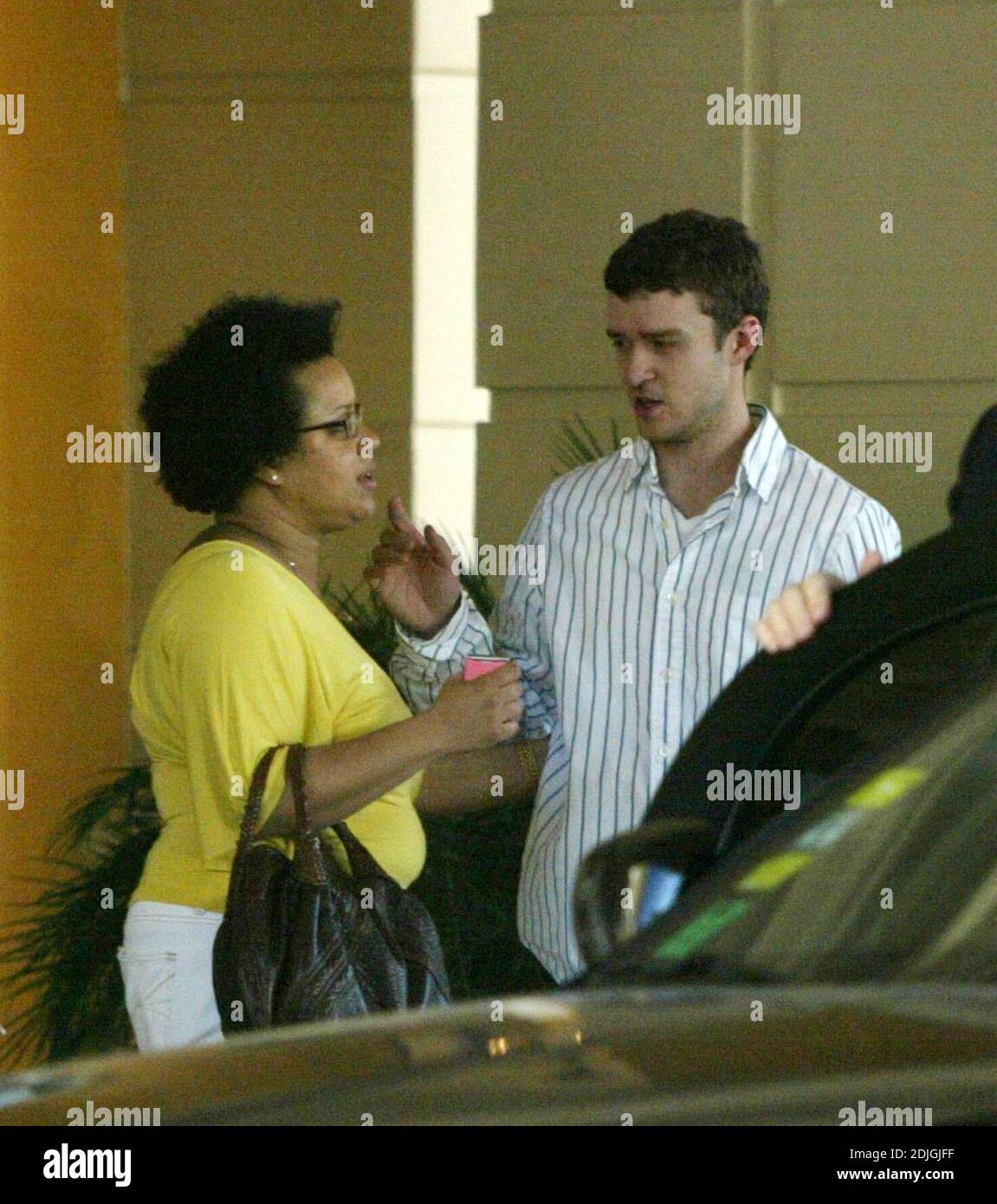 Exclusive!! Justin Timberlake flies in  to perform at a Sony/BMG conference at a Miami hotel, FL, 3/21/06 Stock Photo