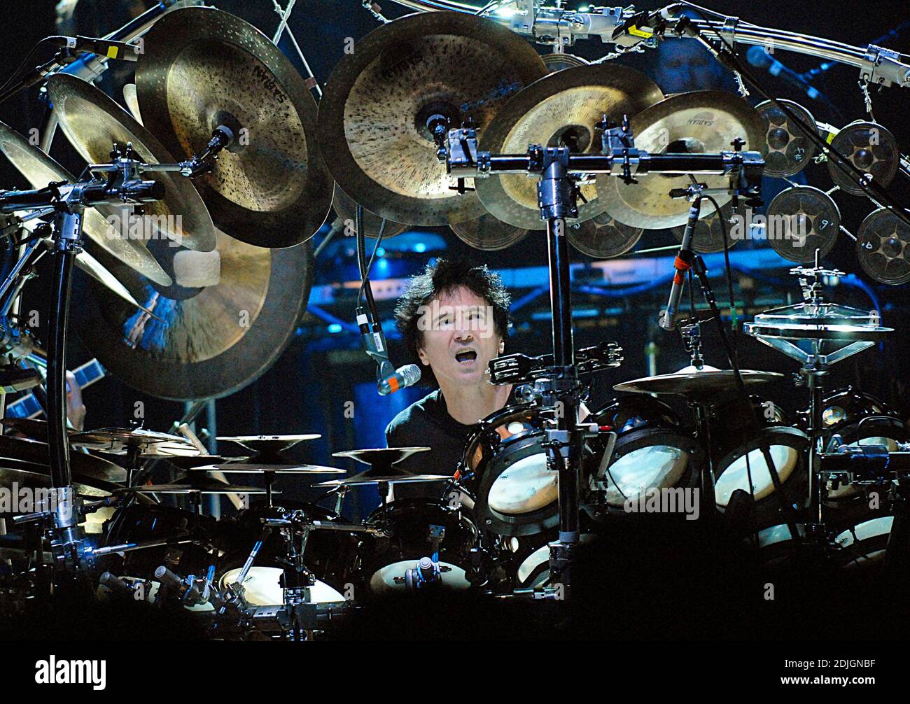 Prog rock drummer terry bozzio hi-res stock photography and images - Alamy