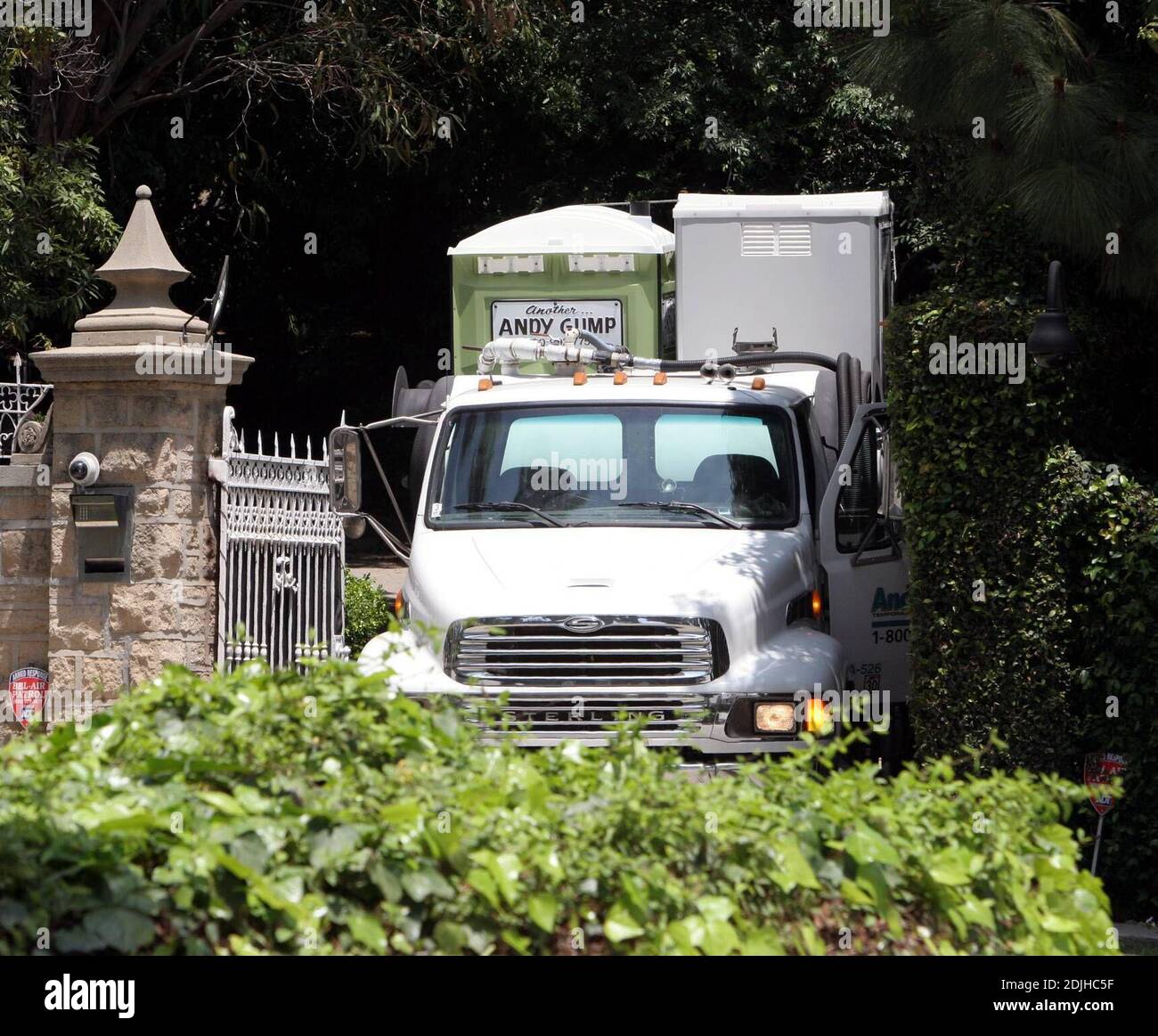 Tom Cruise's Beverly Hills mansion must be short of lavatories. The actor had two mobile toilets delivered on Thursday afternoon. Beverly Hills, Ca. 5/11/06 Stock Photo