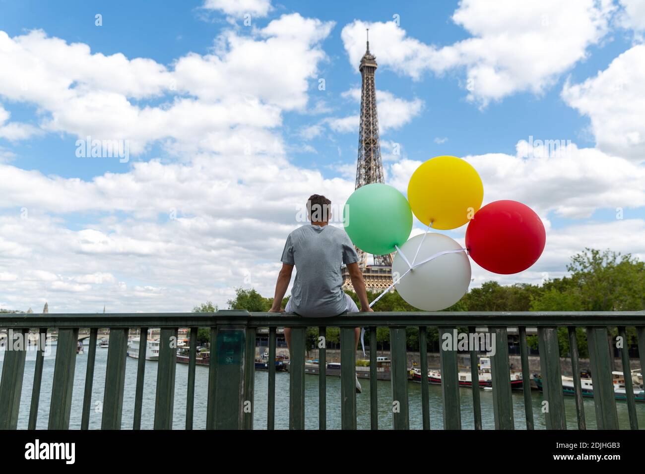 Paris balloon hi-res stock photography and images - Page 18 - Alamy
