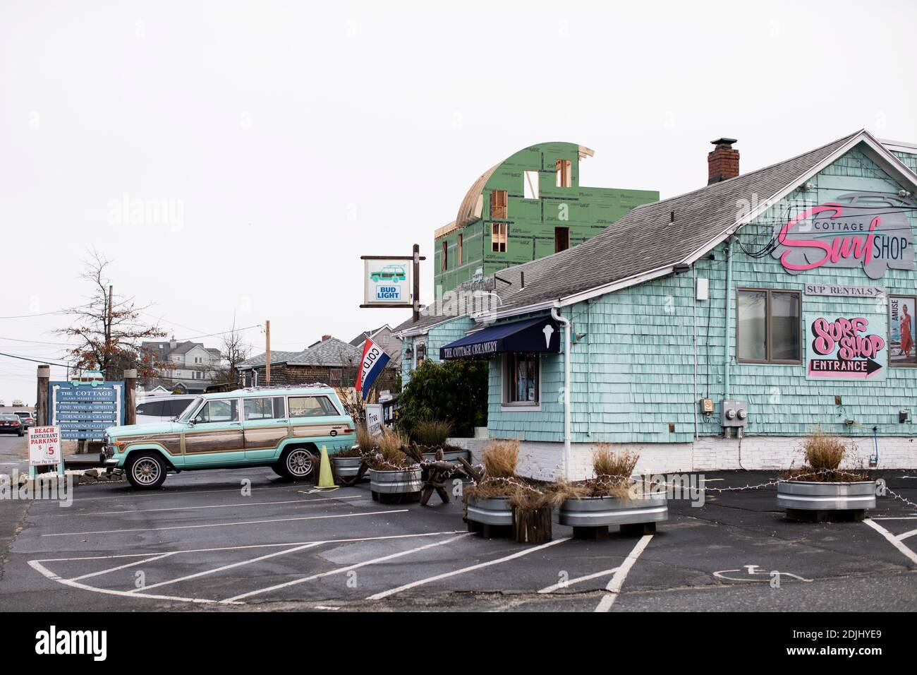 The Cottage Island Market and liquor store on Plum Island Turnpike in