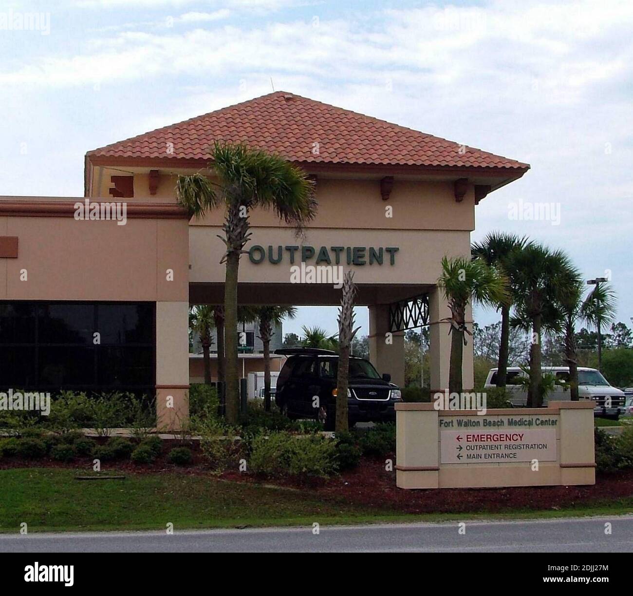 Fort Walton Beach Medical center, Destin FL, 4/12/05 Stock Photo Alamy