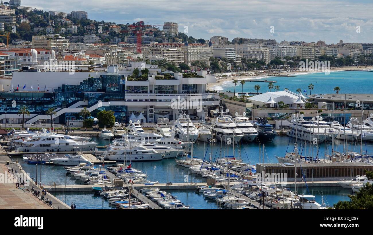 View over the marina with Palais des Festivals, Cannes, Alpes-Maritimes, Provence-Alpes-Cote d'Azur, France Stock Photo