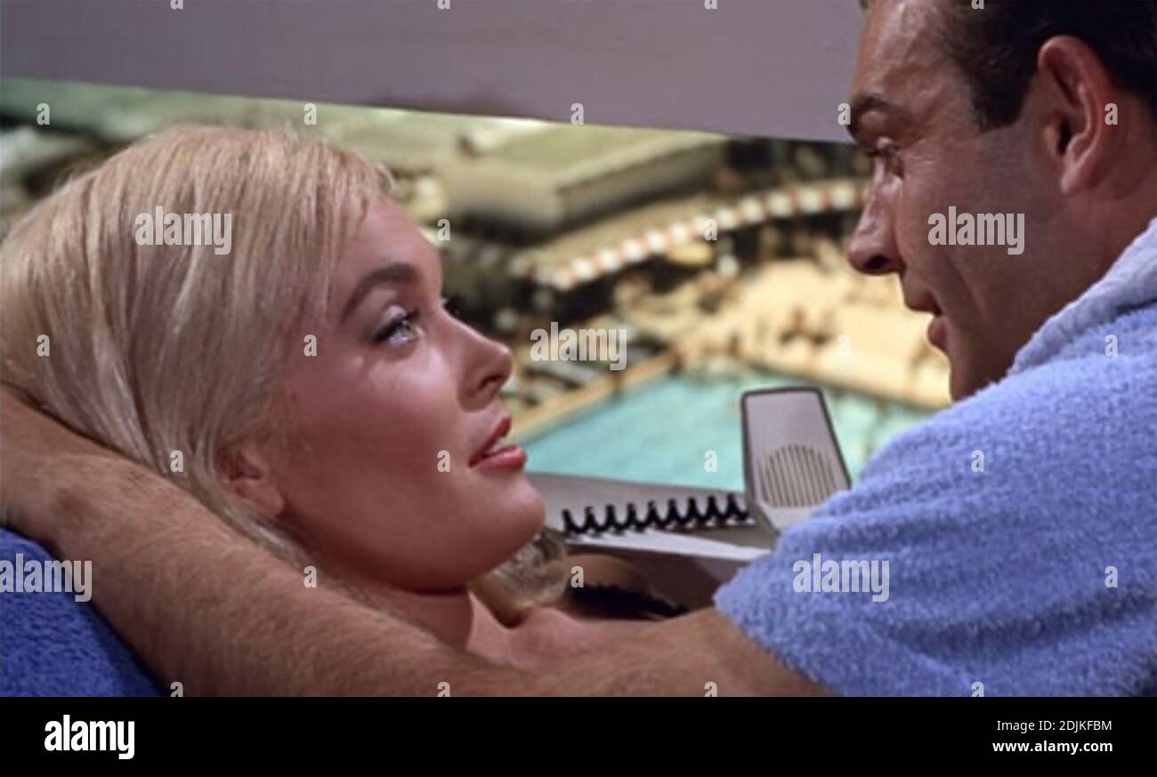 GOLDFINGER 1964 Eon/United Artists production with Sean Connery and Shirley Eaton Stock Photo
