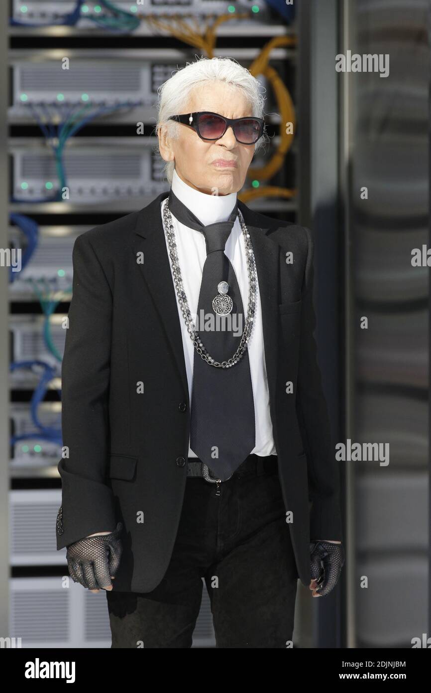 Seminarie pen donor German Designer Karl Lagerfeld on the runway at the Chanel show as part of  Paris Fashion Week Ready to Wear Spring/Summer 2017 on October 4th , 2016  in Paris, France. Photo by