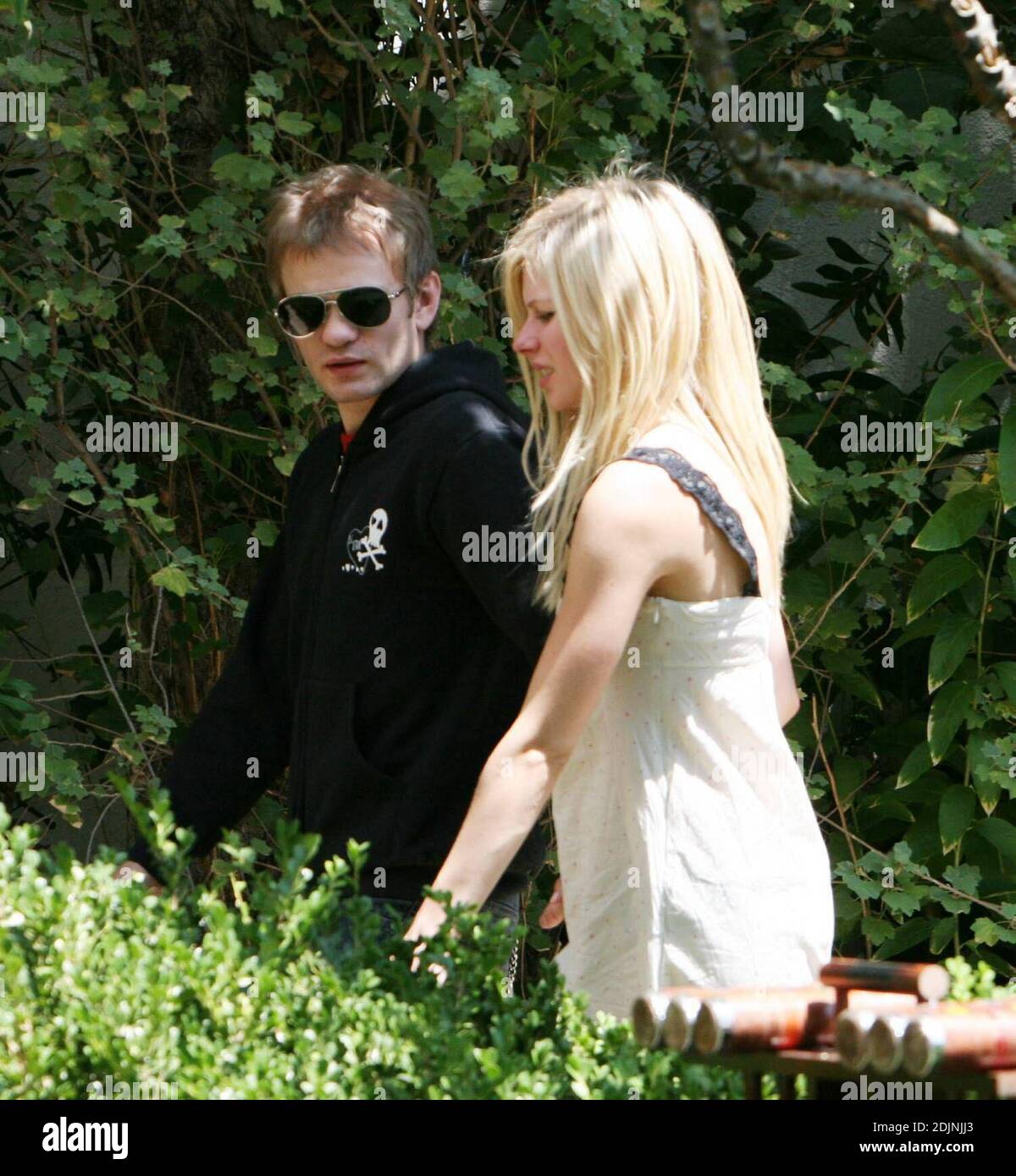 Exclusive Avril Lavigne And Deryck Whibley Leave A Trendy Los Angeles Hotel Avril Is Not 