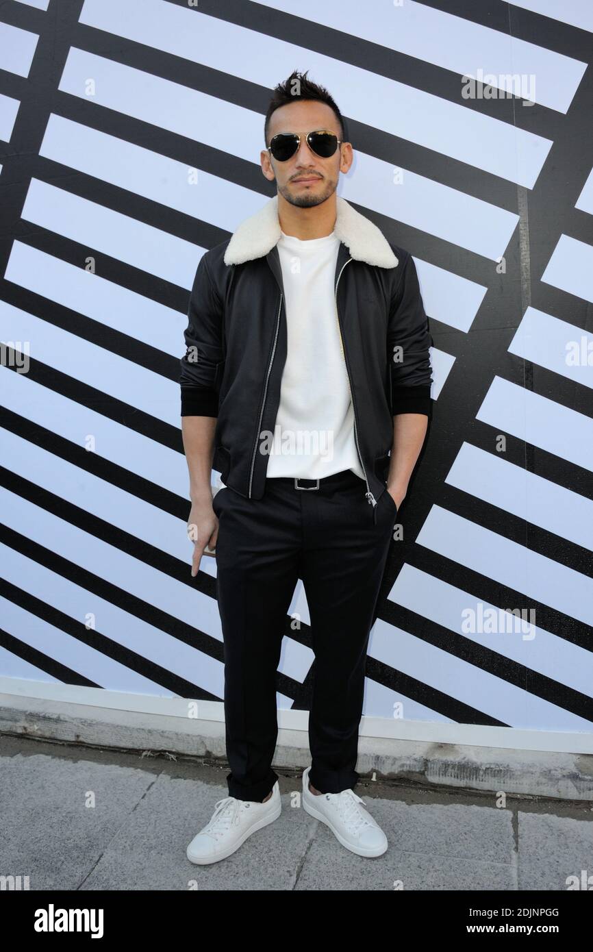 Hidetoshi Nakata attending Louis Vuitton's Spring Summer 2016 Ready-To-Wear  collection show held at Louis Vuitton Fondation in Paris, France, on  October 7, 2015. Photo by Laurent Zabulon/ABACAPRESS.COM Stock Photo - Alamy