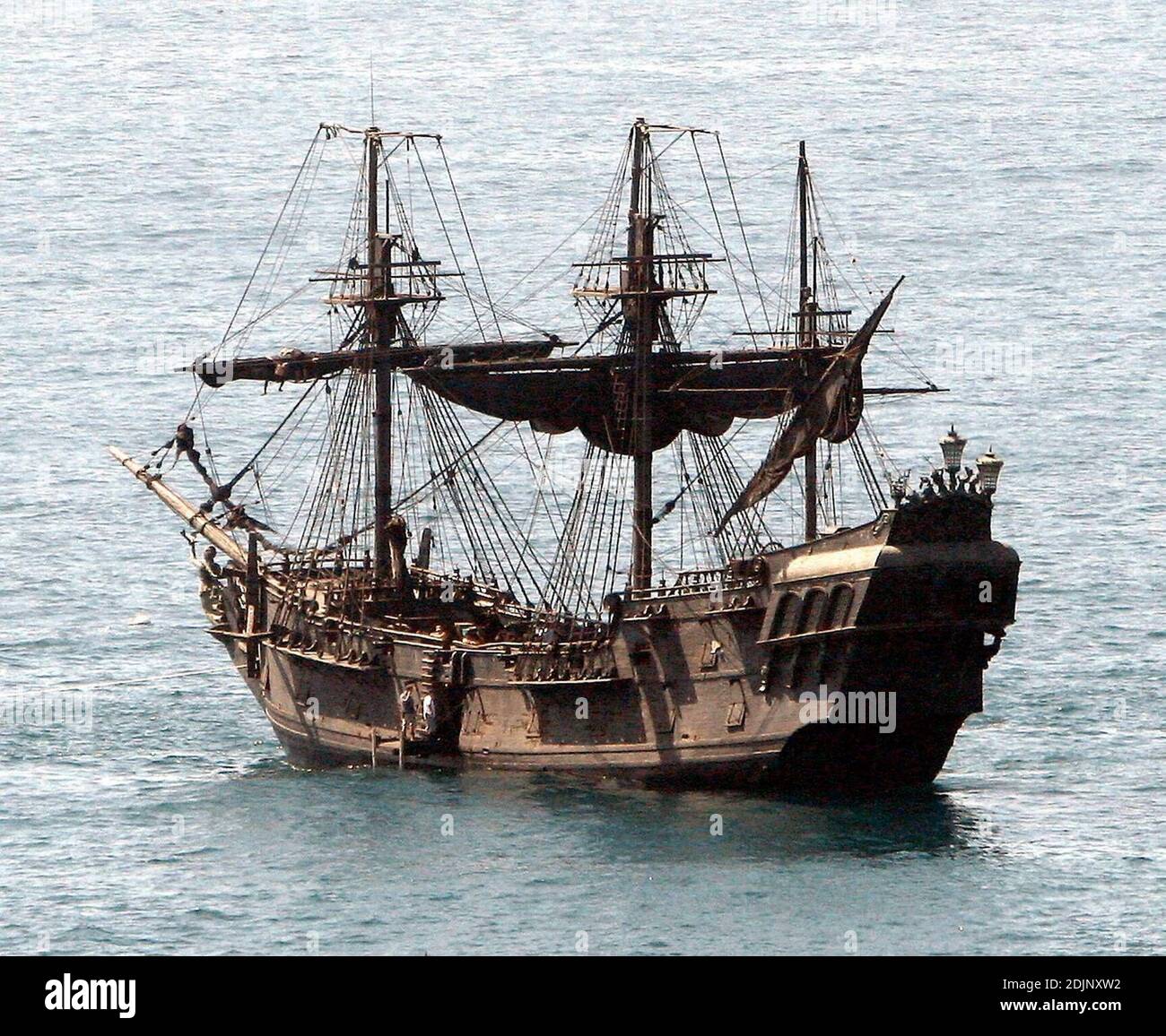 Pirates of the caribbean ship hi-res stock photography and images - Alamy