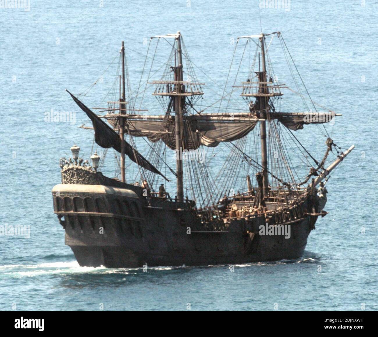 Pirates of the caribbean ship hi-res stock photography and images - Alamy